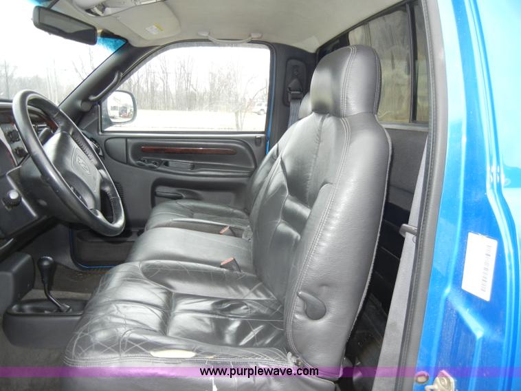 image for item C4110 2000 Dodge Ram 1500 pickup truck