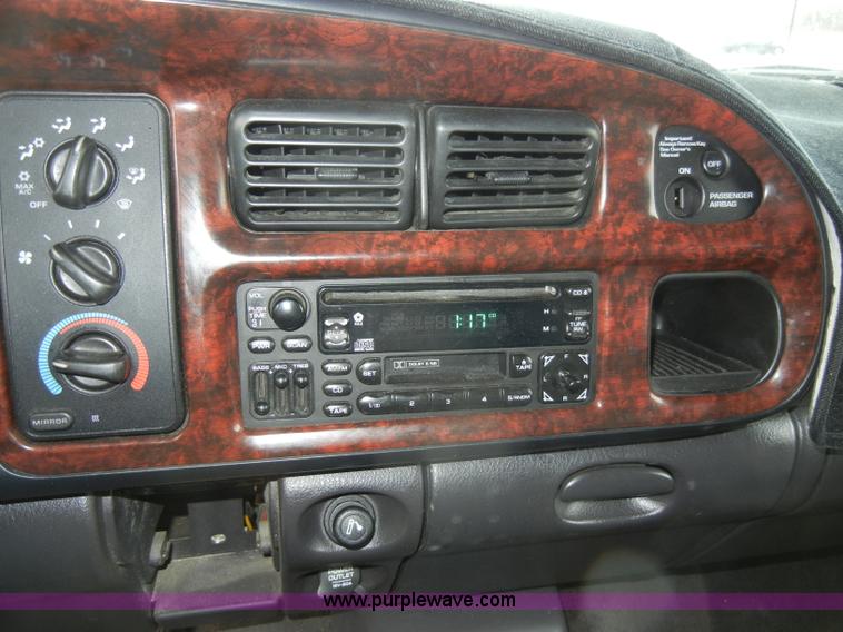 image for item C4110 2000 Dodge Ram 1500 pickup truck