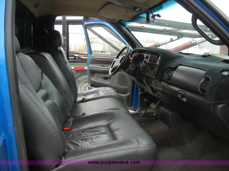 image for item C4110 2000 Dodge Ram 1500 pickup truck