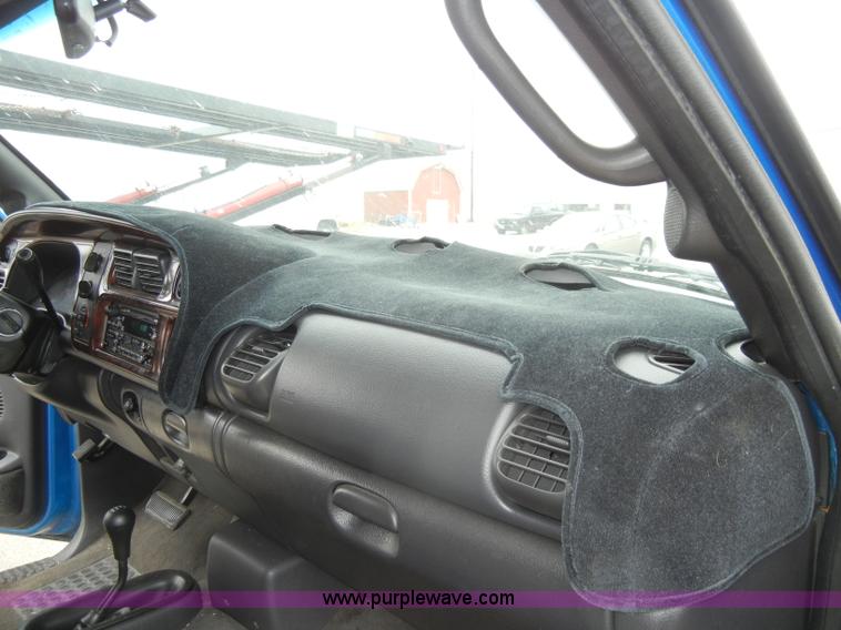 image for item C4110 2000 Dodge Ram 1500 pickup truck