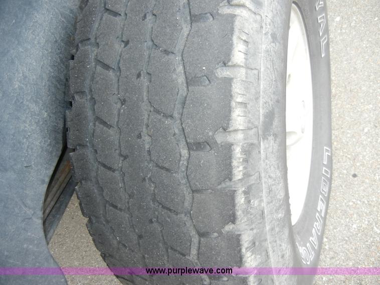 image for item C4110 2000 Dodge Ram 1500 pickup truck