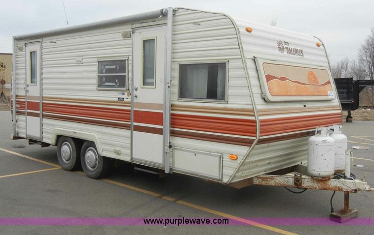 image for item C4112 1983 Fleetwood Terry Taurus 23' camper