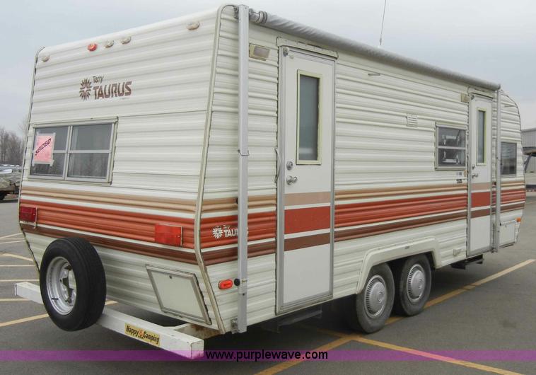 image for item C4112 1983 Fleetwood Terry Taurus 23' camper