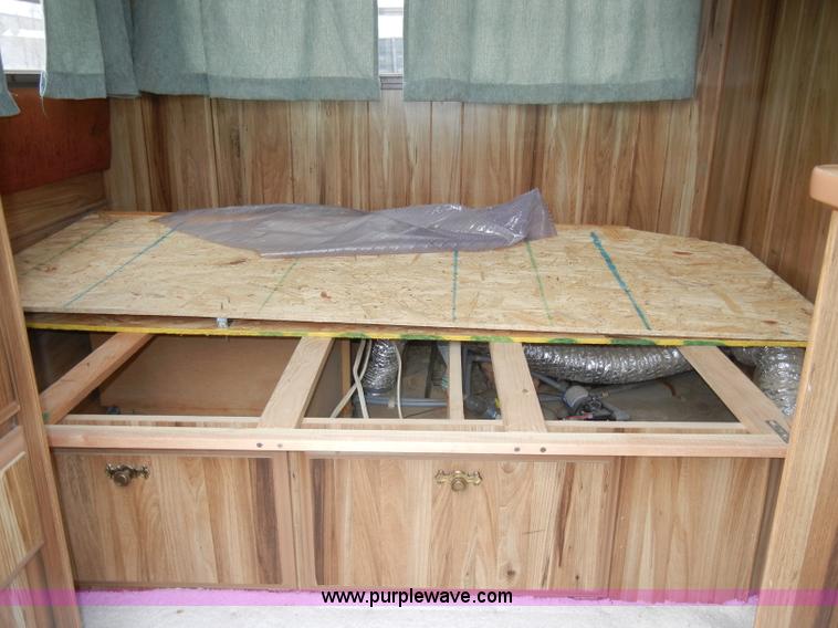 image for item C4112 1983 Fleetwood Terry Taurus 23' camper