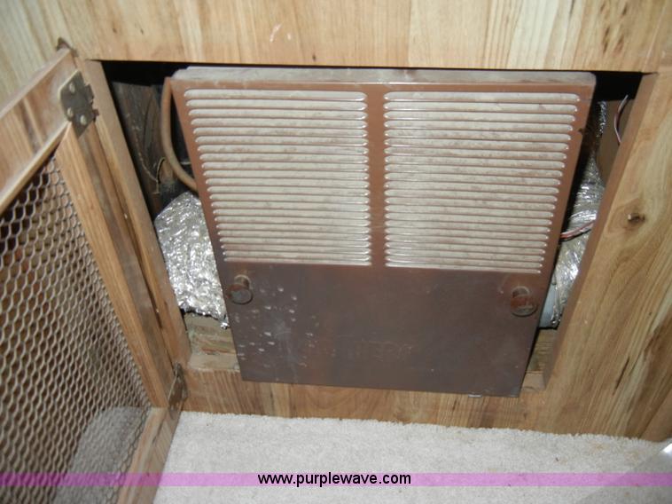 image for item C4112 1983 Fleetwood Terry Taurus 23' camper