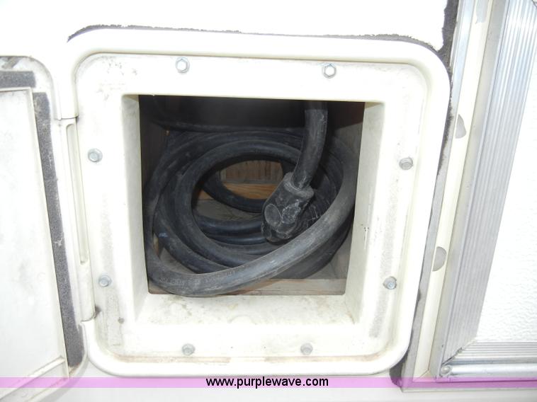 image for item C4112 1983 Fleetwood Terry Taurus 23' camper