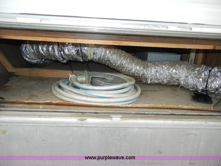 image for item C4112 1983 Fleetwood Terry Taurus 23' camper