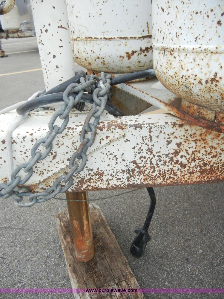 image for item C4112 1983 Fleetwood Terry Taurus 23' camper