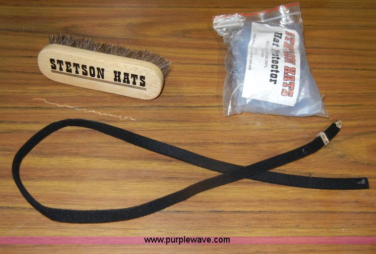 image for item S9252 Diamante 1000X Stetson hat in carrying case