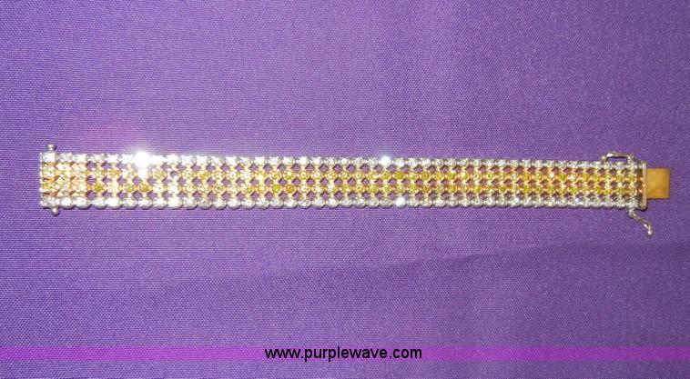 image for item S9283 8.25" 14 kt gold bracelet