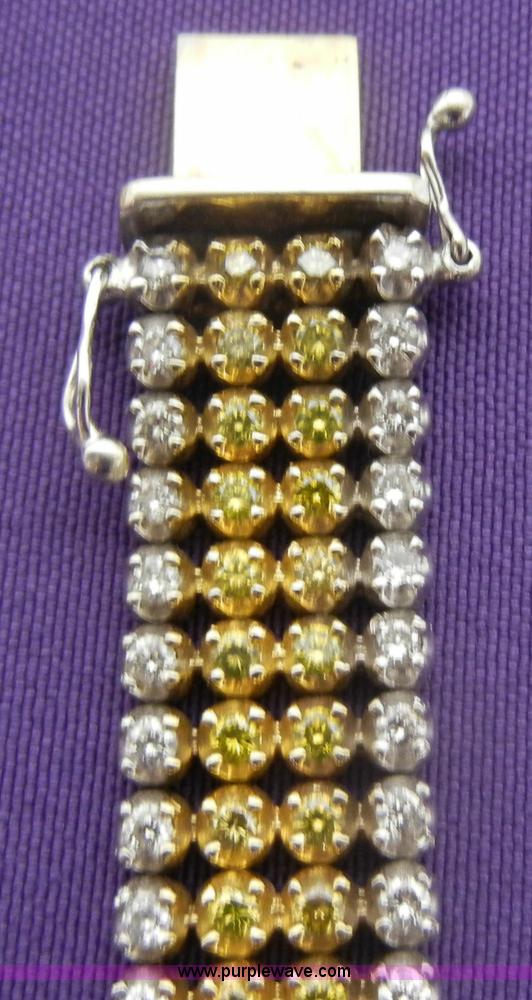 image for item S9283 8.25" 14 kt gold bracelet