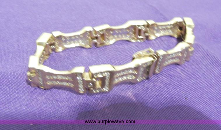 image for item S9284 8.25" 14 kt barlink gold bracelet