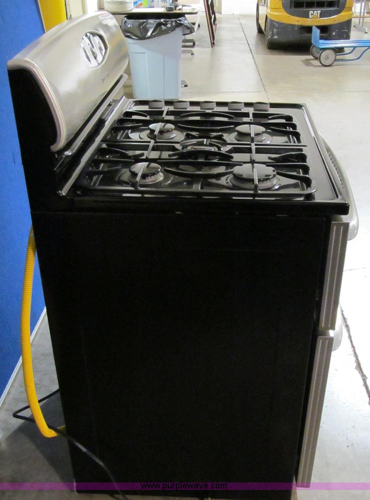 Maytag Gemini gas stove in Manhattan, KS Item S9294 sold Purple Wave