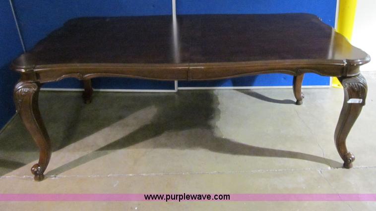 image for item S9297 Dining room table with two leaves