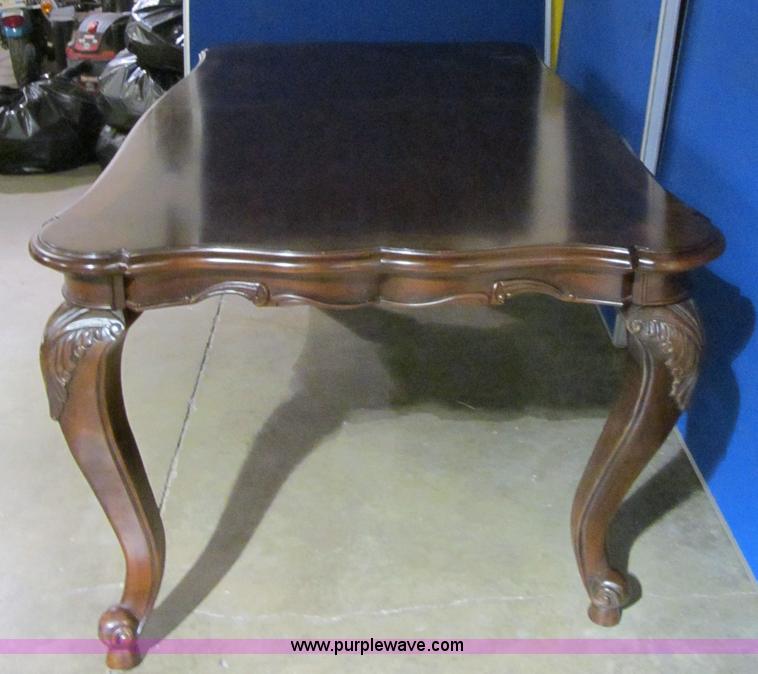 image for item S9297 Dining room table with two leaves