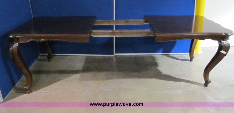 image for item S9297 Dining room table with two leaves