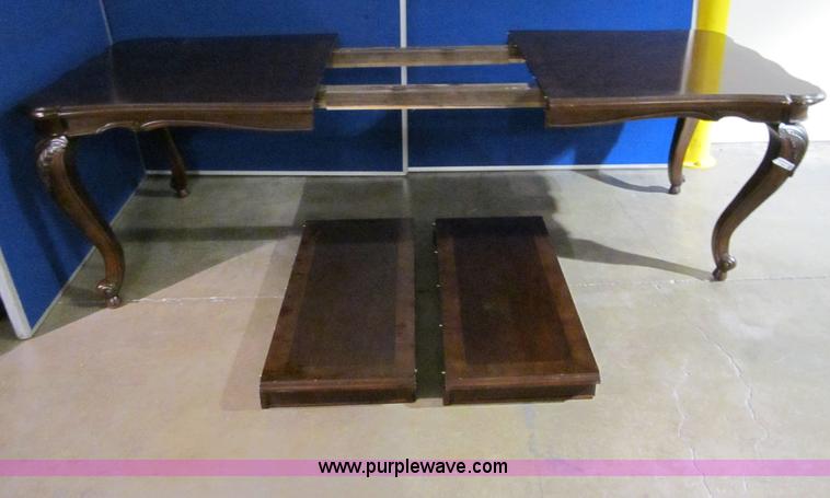 image for item S9297 Dining room table with two leaves