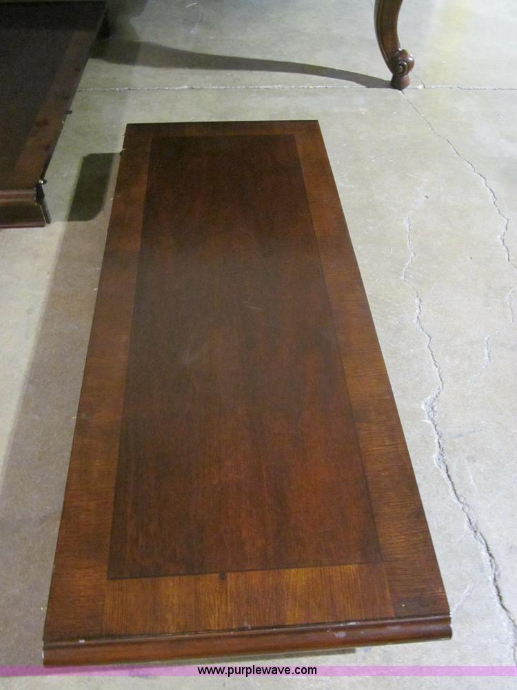 image for item S9297 Dining room table with two leaves