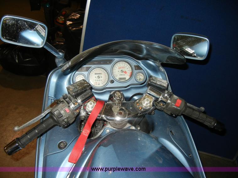 image for item S9320 1994 Kawasaki Ninja ZX-11 motorcycle