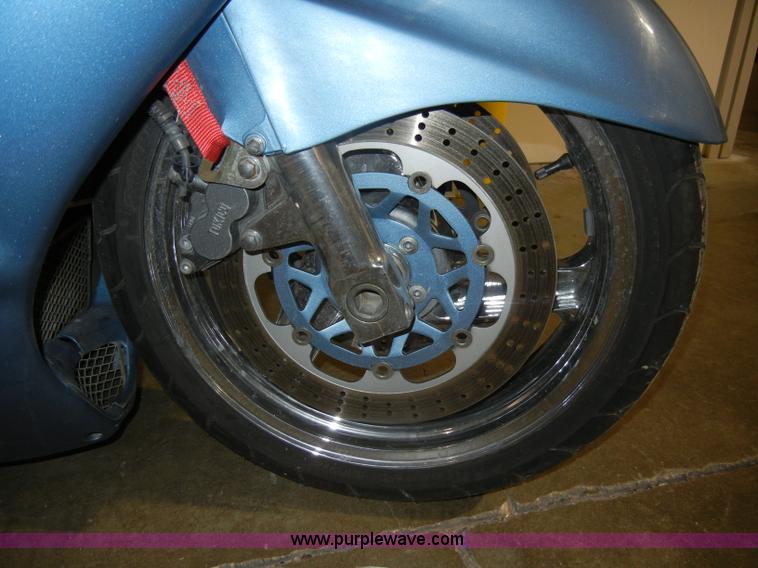 image for item S9320 1994 Kawasaki Ninja ZX-11 motorcycle