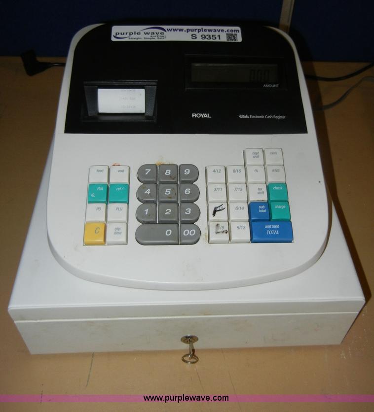 Royal 435DX electronic cash register in Manhattan, KS Item S9351 sold