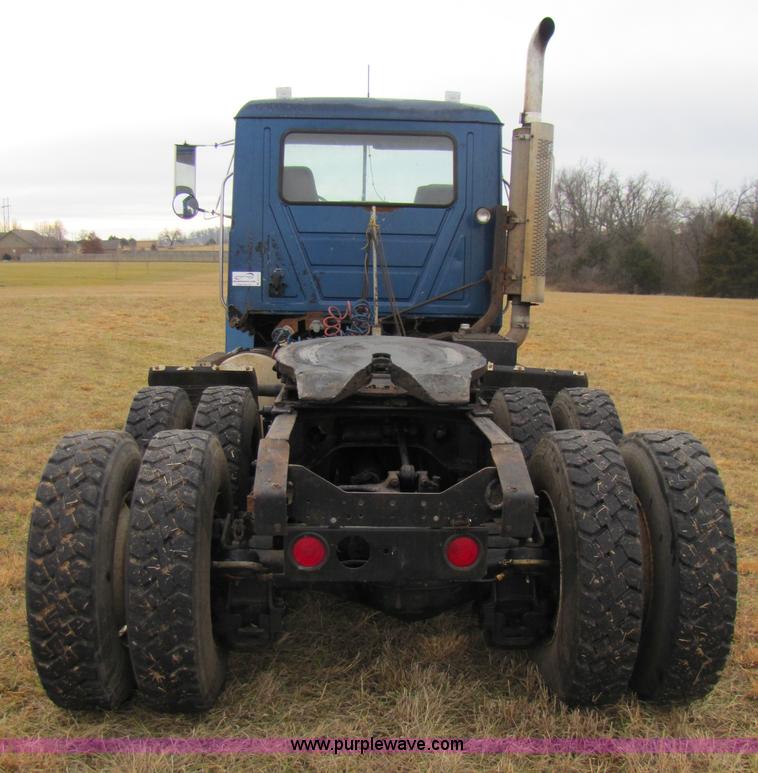image for item B2177 1990 Mack CH613 semi truck