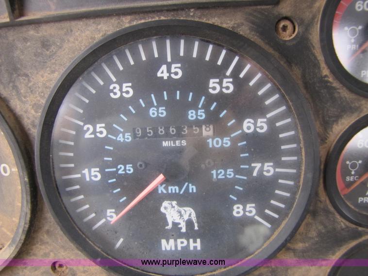 image for item B2177 1990 Mack CH613 semi truck