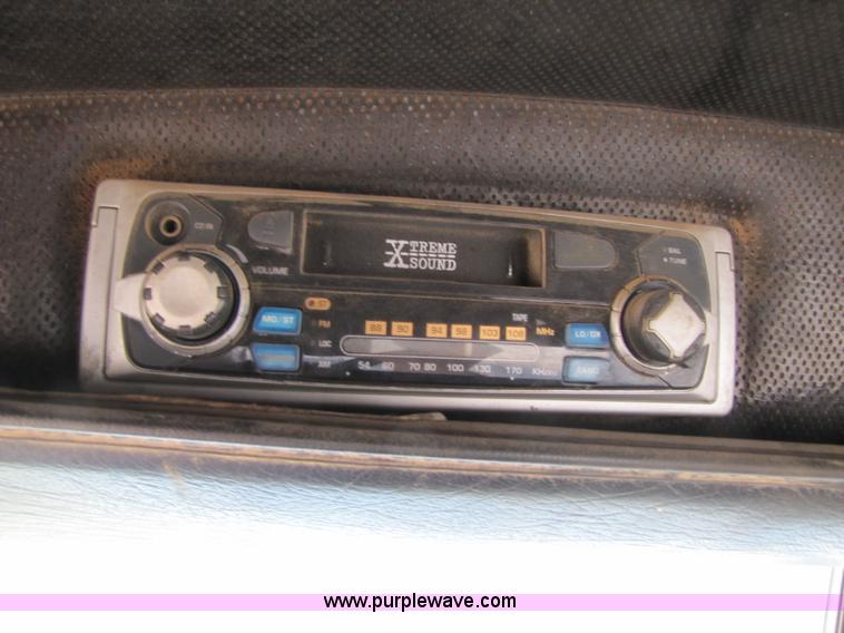 image for item B2177 1990 Mack CH613 semi truck