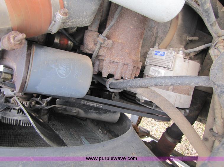 image for item B2177 1990 Mack CH613 semi truck