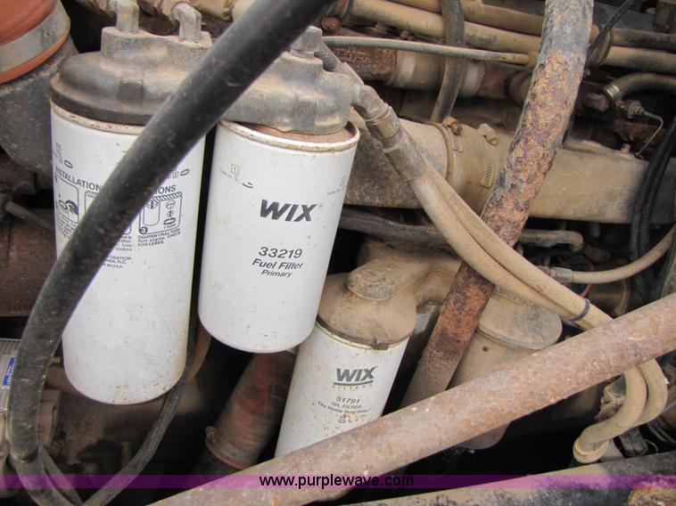 image for item B2177 1990 Mack CH613 semi truck