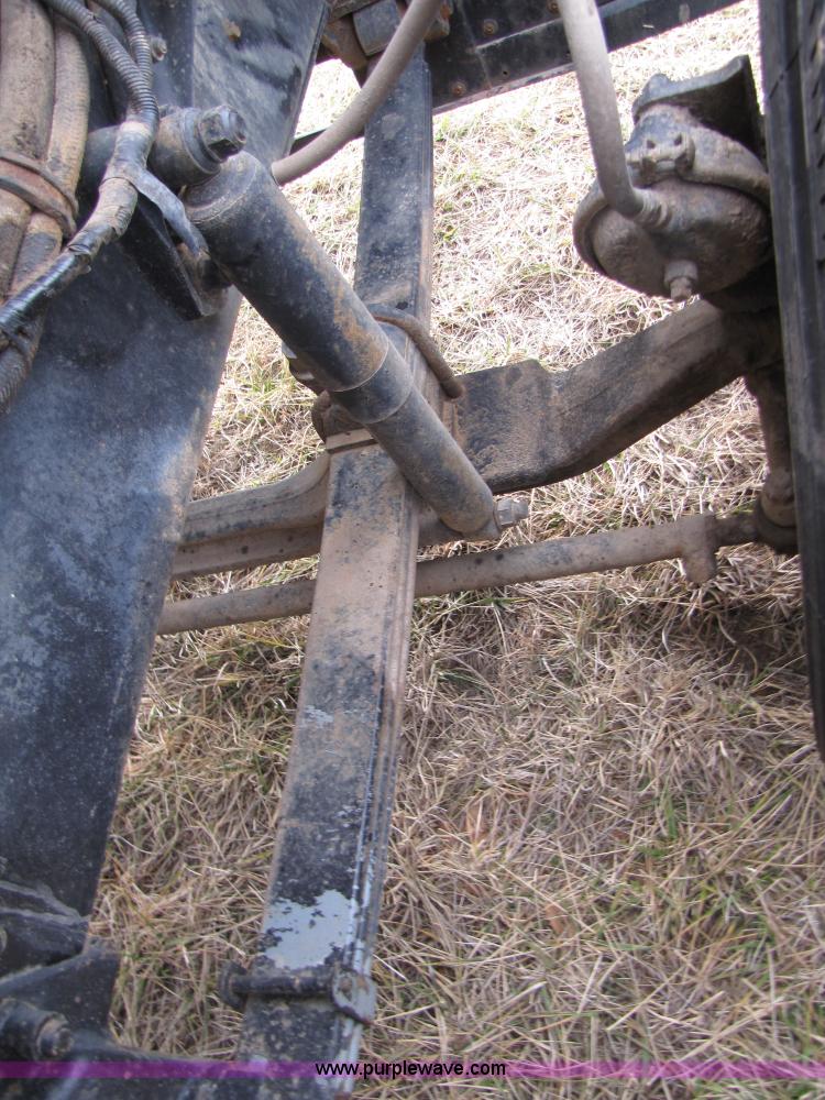 image for item B2177 1990 Mack CH613 semi truck