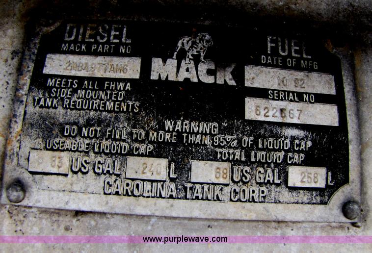 image for item B2177 1990 Mack CH613 semi truck