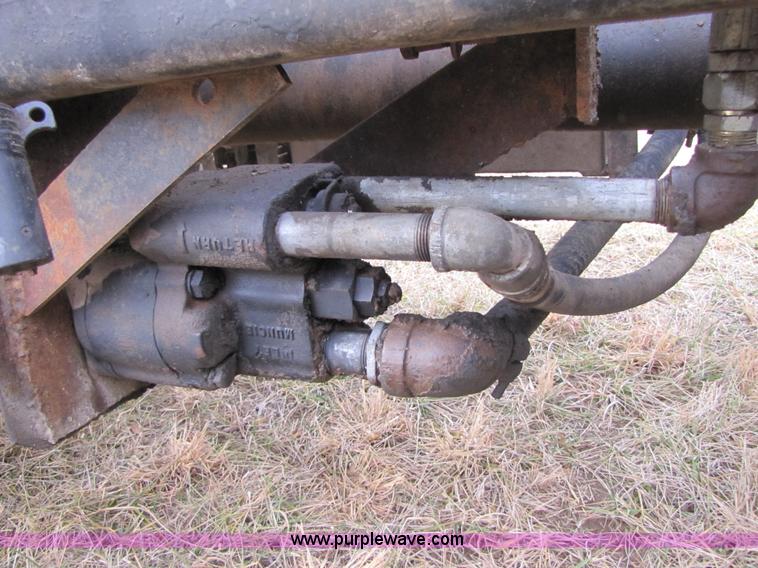 image for item B2177 1990 Mack CH613 semi truck