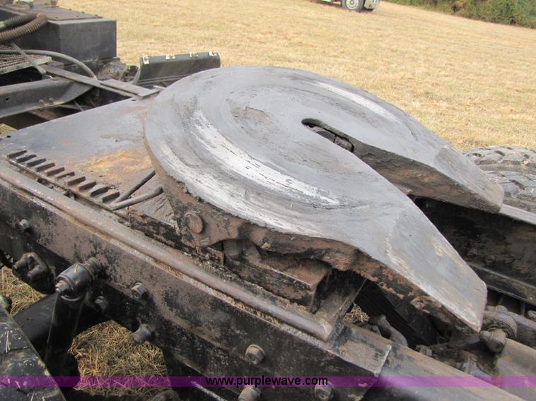 image for item B2177 1990 Mack CH613 semi truck