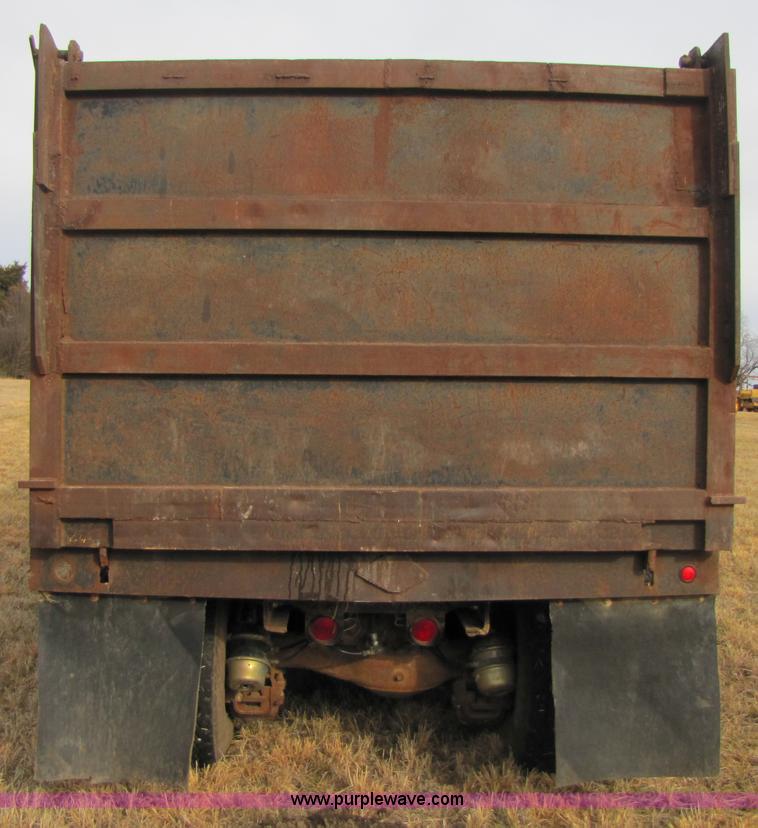 image for item B2178 1985 Mack RD686S dump truck