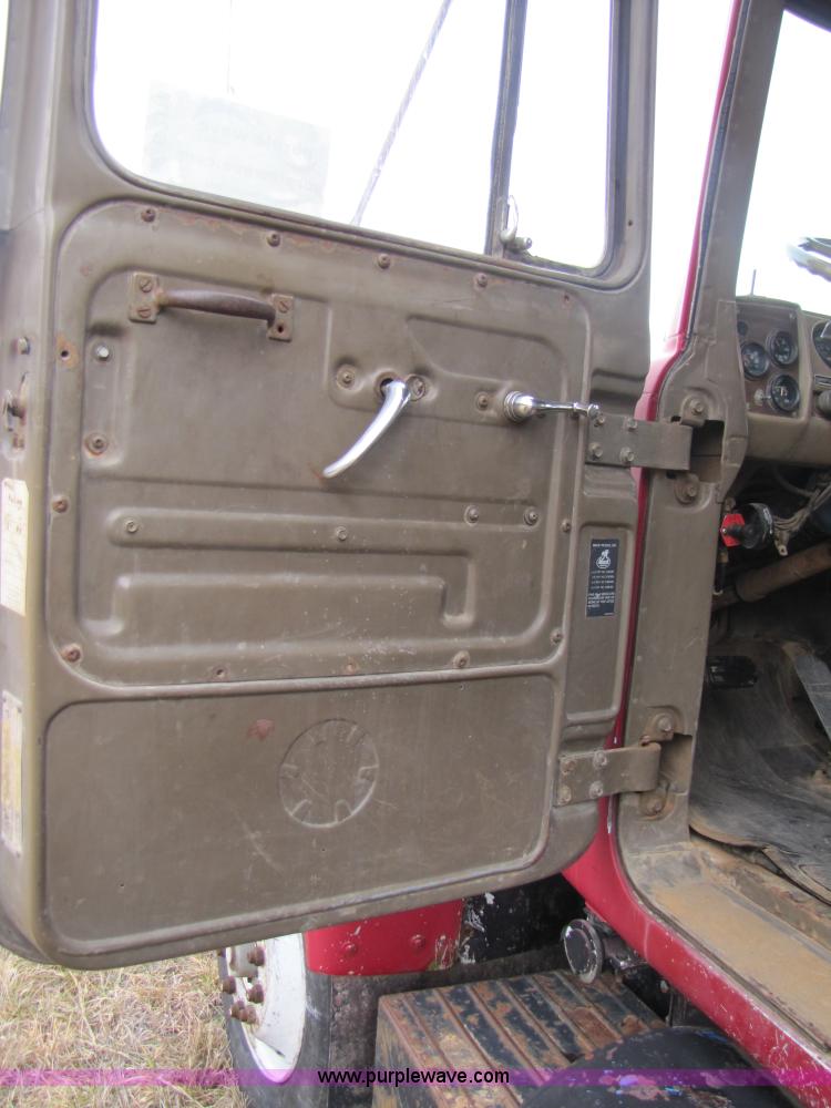 image for item B2178 1985 Mack RD686S dump truck