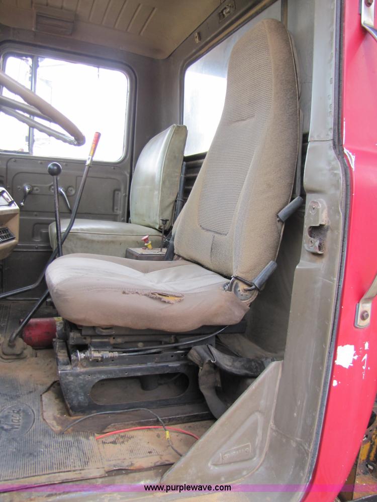 image for item B2178 1985 Mack RD686S dump truck