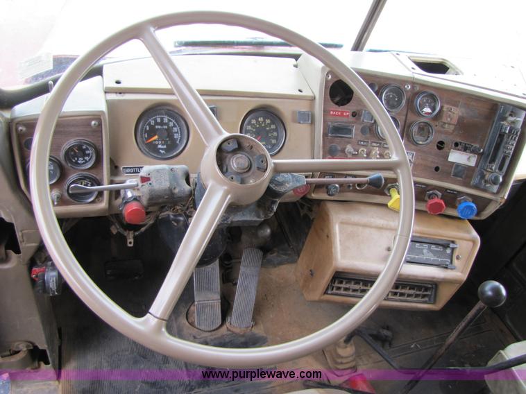 image for item B2178 1985 Mack RD686S dump truck