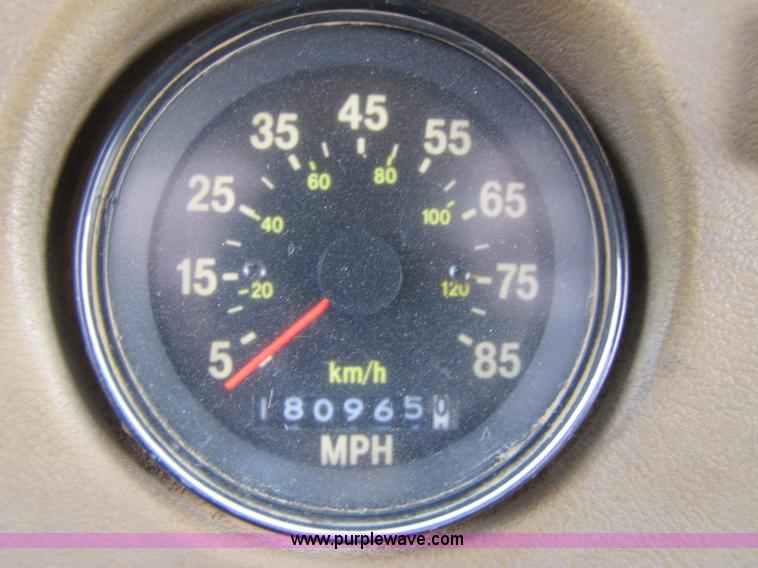 image for item B2178 1985 Mack RD686S dump truck