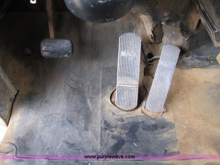 image for item B2178 1985 Mack RD686S dump truck