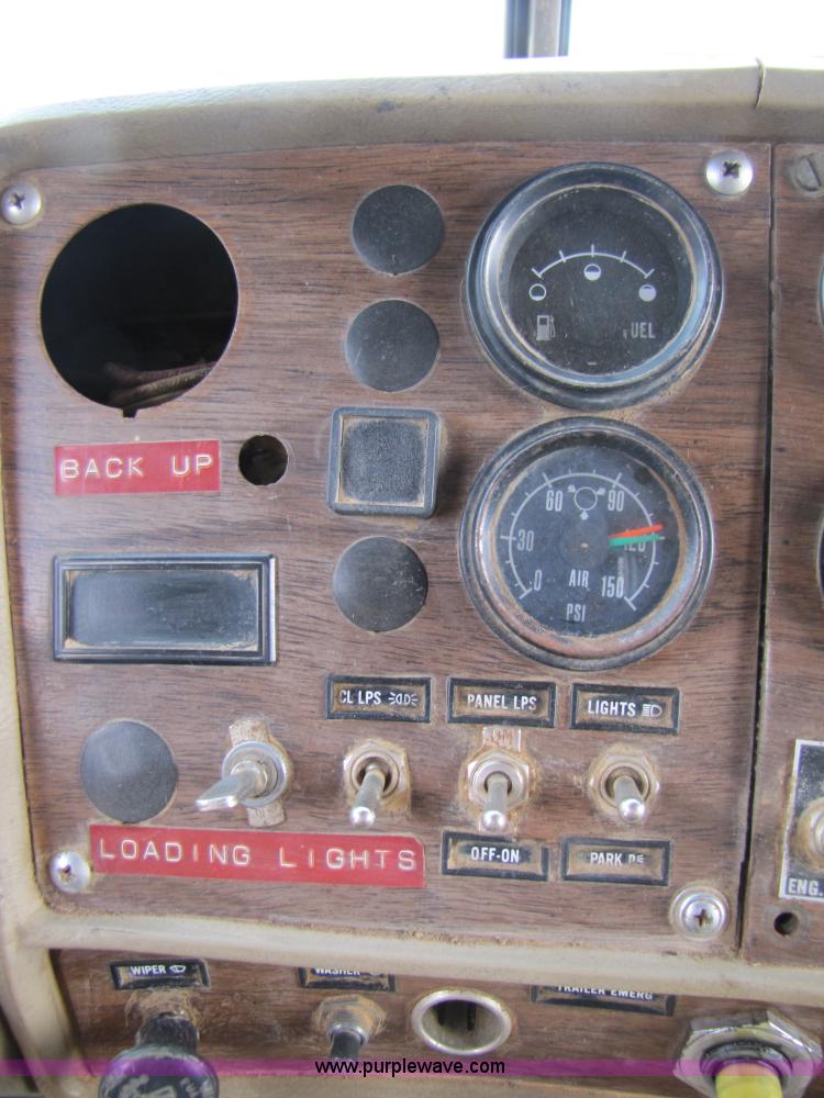 image for item B2178 1985 Mack RD686S dump truck