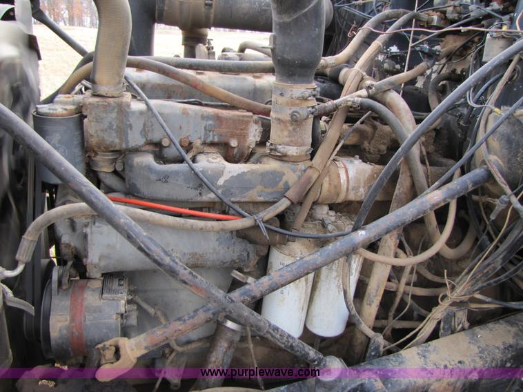 image for item B2178 1985 Mack RD686S dump truck