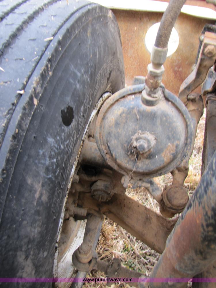 image for item B2178 1985 Mack RD686S dump truck