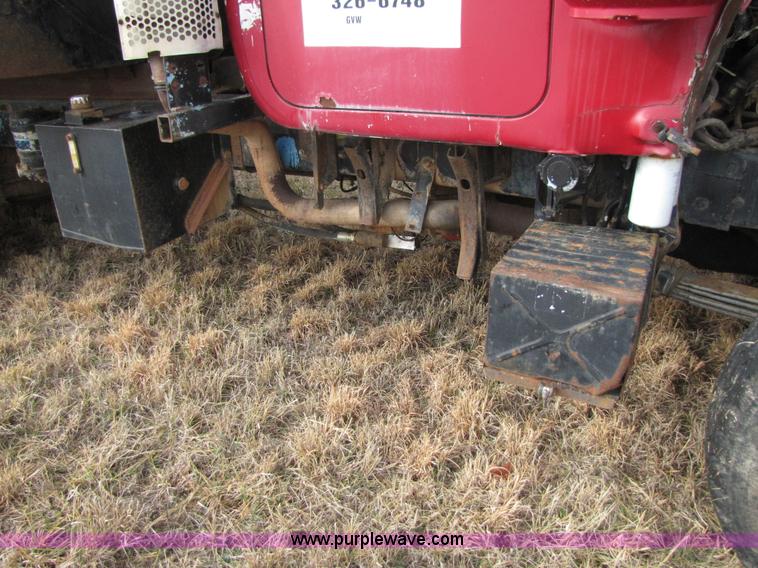 image for item B2178 1985 Mack RD686S dump truck