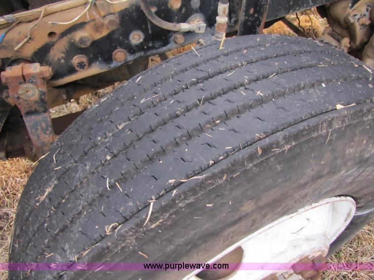 image for item B2178 1985 Mack RD686S dump truck