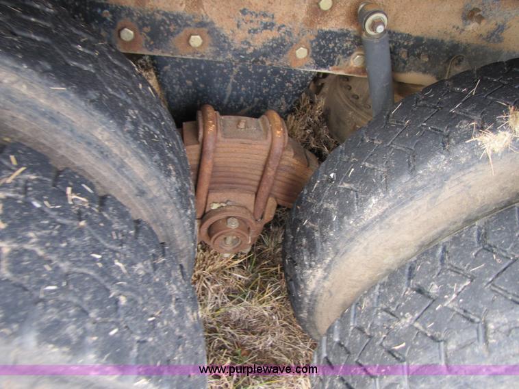 image for item B2178 1985 Mack RD686S dump truck