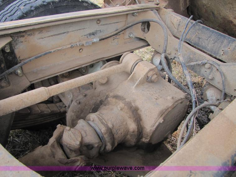 image for item B2178 1985 Mack RD686S dump truck