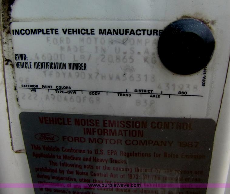 image for item B2179 1987 Ford LTL9000 dump truck