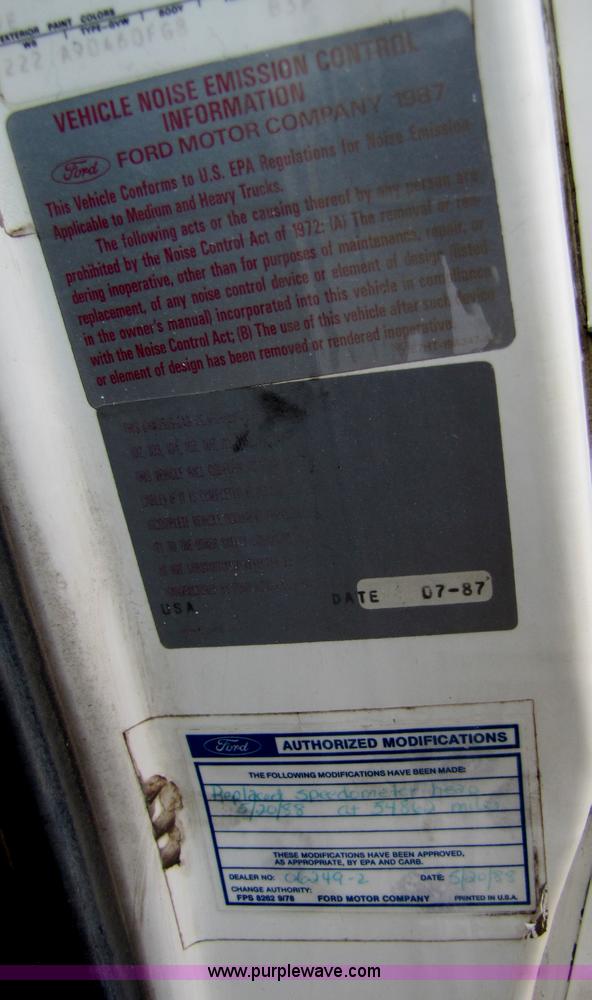 image for item B2179 1987 Ford LTL9000 dump truck