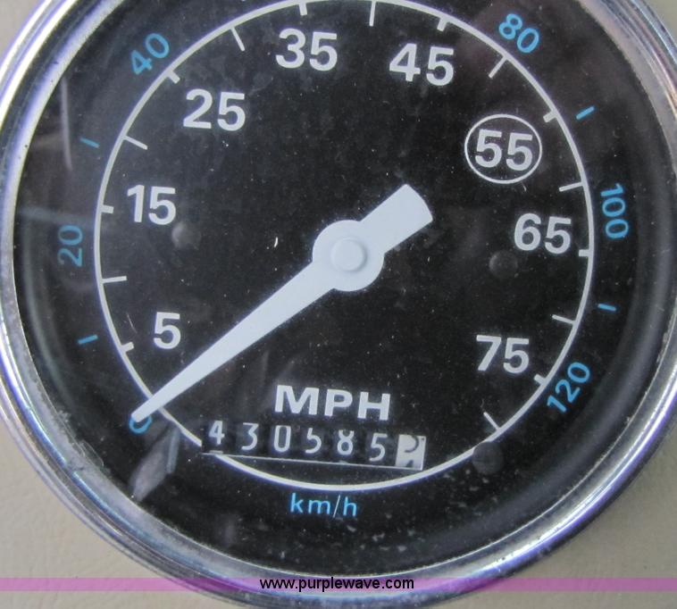 image for item B2179 1987 Ford LTL9000 dump truck